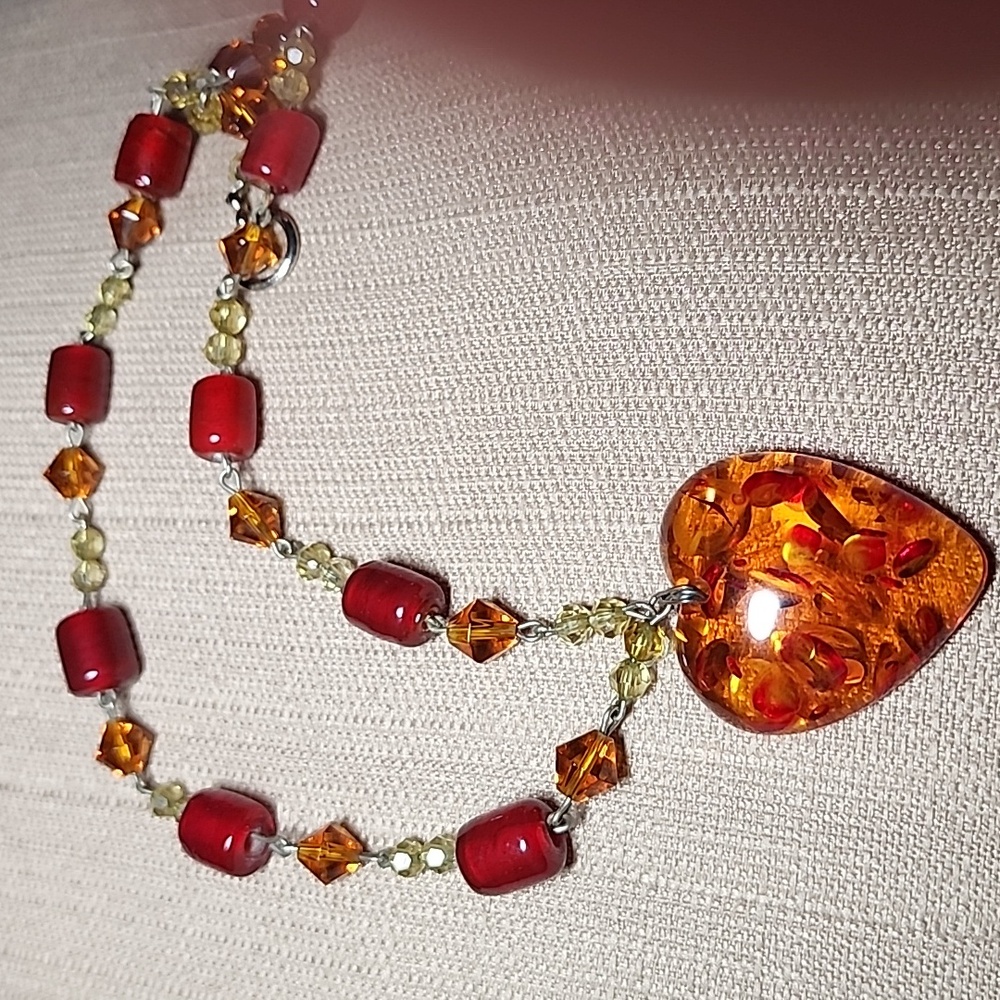 Vintage Baltic Amber Heart Necklace in Good Condition - Picture 10 of 12